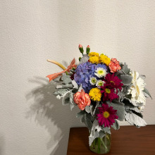 My first bouquet ever . Un proyecto de Diseño de interiores, Paisajismo, Decoración de interiores, DIY, Diseño floral y vegetal de Mayra Cantú - 11.10.2023