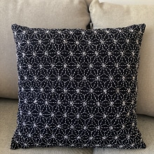 My project for course: Introduction to Japanese Sashiko Stitching. Fashion, Embroider, Fiber Arts, DIY, Upc, cling, and Textile Design project by Ruth Parker - 11.15.2023