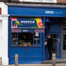 HOPPER COFFEE BRANDING. Design, Advertising, Br, ing, Identit, Character Design, Cooking, Graphic Design, Packaging, Photo Retouching, Logo Design, and Children's Illustration project by Antonio Sierra - 11.23.2023