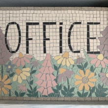 My project for course: Modern Mosaic Art: Make Floral Compositions with Tiles. Artesanato, Design e fabricação de móveis, Cerâmica, Interiores, e DIY projeto de klaudiaklaudia - 28.11.2023