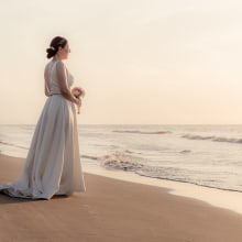 Beach wedding by Jean Pic. Photograph, Fashion, Photo Retouching, Portrait Photograph, Photographic Lighting, Studio Photograph, Concept Art, Color Correction, and Photographic Composition project by Jean Pic - 01.20.2023