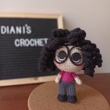 Mi proyecto del curso: Amigurumis: personas tejidas a crochet. Un proyecto de Artesanía, Diseño de juguetes, Tejido, Crochet, Amigurumi y Diseño textil de Diana Borjas - 16.01.2024