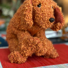 My project for course: Knitting Realistic Stuffed Animals: Make a Puppy from Yarn. Moda, Tecido, DIY, Tricô, e Design têxtil projeto de mirafoto - 19.01.2024