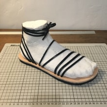 Proyecto final, sandalias Piel. Un proyecto de Diseño de complementos, Artesanía, Moda y Diseño de calzado de Piel - 19.01.2024