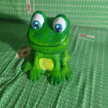 My First Frog for course: Art Toy Creation. Design de personagens, Escultura, Design de brinquedos, To, e Art projeto de Coralie Silva - 08.02.2024