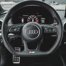 Revolutionizing Vehicle Control: The Evolution of the Car Steering Wheel. Publicidade, Instalações, e Design de automóveis projeto de husnain.autostore25 - 12.02.2024