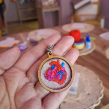 Mi proyecto del curso: Técnicas de bordado en miniatura. Un progetto di Ricamo, Illustrazione tessile e Textile Design di Gabiru Biru - 26.02.2024