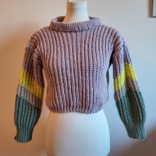 My project for course: Creating Garments Using Crochet. Moda, Design de moda, Tecido, DIY, Crochê, e Design têxtil projeto de victoria.primus - 29.02.2024