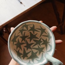 My fist mug :). Design, Design de produtos, e Cerâmica projeto de MV - 12.03.2024