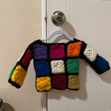 Mi proyecto del curso: Grannies de crochet: haz tu propio suéter. Fashion, Fashion Design, Fiber Arts, DIY, Crochet, and Textile Design project by monica_v_inda - 03.22.2024