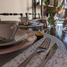 Mi proyecto del curso: Los secretos del Table Styling: el arte de la buena mesa. Un proyecto de Diseño de interiores, Interiorismo, Lifest y le de Analía Perrone - 30.03.2024