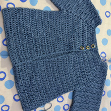 Mi proyecto del curso: Top-down: prendas a crochet de una sola pieza. Un proyecto de Moda, Diseño de moda, Tejido, DIY, Crochet y Diseño textil de Maria Pozuelo - 06.04.2024