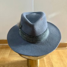Modern Hatmaking - First hat I made :). Accessor, Design, Fashion, Fashion Design, Fiber Arts, and Needle Felting project by nadja_ivkovic - 04.10.2024