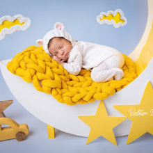 My project for course: Introduction to Newborn Photography. Photograph, Portrait Photograph, Studio Photograph, Lifest, le Photograph & Interior Photograph project by Ralitsa Delova - 04.15.2024