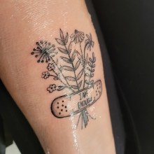 Mon projet du cours : Techniques de tatouage blackwork et fine line. Tattoo Design project by Émilie Gingras - 04.16.2024