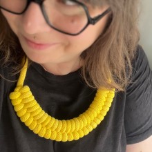 Mon projet du cours : Bijoux en corde : initiez-vous à la création de colliers. Un projet de Artisanat, Design de bijoux, Macramé , et Design textile de macrame_moira - 10.04.2024