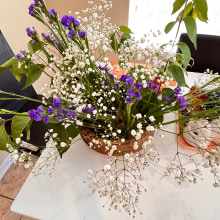 My project for course: Floral Arrangement Design with Seasonal Blooms. Un proyecto de Diseño de interiores, Paisajismo, Decoración de interiores, DIY, Diseño floral, vegetal, Lifest y le de nalinis08 - 17.04.2024