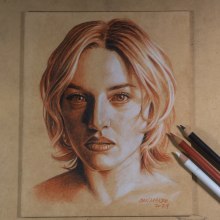 Kate Winslet - Tricromía sobre madera. Traditional illustration, Fine Arts, Pencil Drawing, Drawing, Portrait Drawing, Realistic Drawing, Artistic Drawing, and Colored Pencil Drawing project by Néstor Canavarro - 04.18.2024