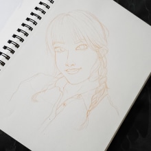 Mi proyecto del curso: Dibujo de retratos llamativos con lápices de colores. Drawing, Portrait Drawing, Sketchbook, and Colored Pencil Drawing project by Leah Ramos - 04.20.2024