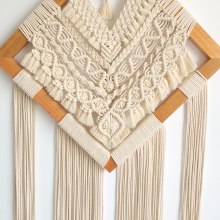 Mi proyecto del curso: Introducción al tapiz de macramé. Un proyecto de Diseño de complementos, Artesanía, Tejido, Macramé y Diseño textil de marianabelm - 22.04.2024
