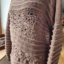 My project for course: Introduction to Crochet Short Rows for Clothing. Moda, Design de moda, Tecido, DIY, e Design têxtil projeto de lianakelly78 - 24.04.2024
