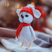 Steve the mouse. Character Design, Crochet, and Amigurumi project by kuptjukvm - 01.06.2024