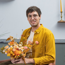 Corso online - Creazione di bouquet di fiori da zero (Savia Bruta Flower  School)