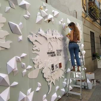 Reviving the hood. Art Direction, Set Design, Street Art, and Paper Craft project by Marta Herrero Arias - 07.01.2021