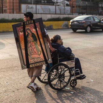 Día de la Virgen en México Ein Projekt aus dem Bereich Fotografie, Digitalfotografie, Außenfotografie und Dokumentarfotografie von Gladys Serrano - 25.02.2022