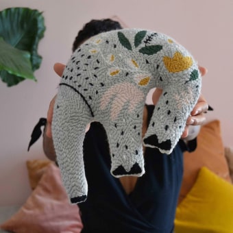 Le doudou Tapir (collaboration avec OKO le petit atelier). Accessor, Design, Arts, Crafts, Sewing, Fiber Arts, and Punch Needle project by Bérénice Robert - 07.18.2022