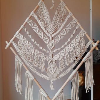 My project for course: Introduction to Macrame Tapestry. Accessor, Design, Arts, Crafts, Fiber Arts, Macramé, and Textile Design project by Gisela Santos - 07.18.2022