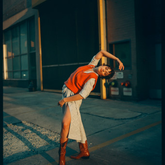 Dancing on sunset. Art Direction, Portrait Photograph, and Film Photograph project by Emily Hlavac Green - 11.14.2022