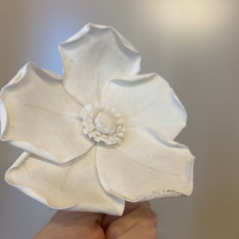 Mi proyecto del curso: Flores textiles: crea accesorios 3D con denim. Un proyecto de Diseño floral, vegetal y Diseño textil de Alice Casirati - 01.02.2023