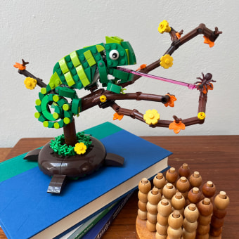 LEGO Chameleon :D. Arts, Crafts, Art To, and s project by Vic Elizalde - 02.25.2023