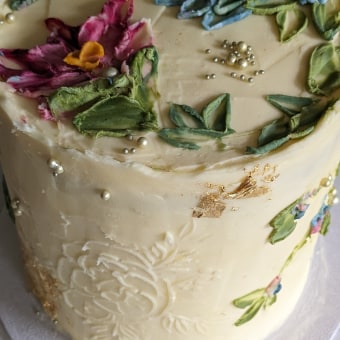 My project for course: Cake Design: Easy Buttercream Flowers with a Palette Knife. Cooking project by info - 10.12.2023