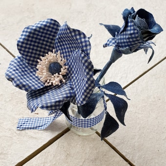My project for course: Floral Textiles: Make 3D Accessories with Denim. Design floral e vegetal, e Design têxtil projeto de tannin_sylvie - 27.03.2024