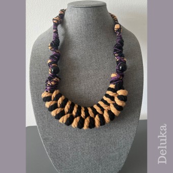 My project for course: Rope Jewelry for Beginners: Make Your Own Necklaces. Artesanato, Design de joias, Macramê, e Design têxtil projeto de Maria Deluka - 21.04.2024