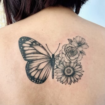 My project for course: Fine Line Tattoo Techniques: Create Meaningful Designs. Un proyecto de Ilustración tradicional, Dibujo y Diseño de tatuajes de Anna Miller - 27.04.2024