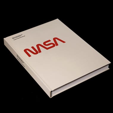 Bruce Nelson Blackburn y el logo "gusano" de la NASA