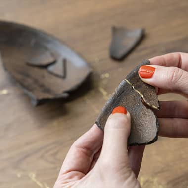 Kintsugi: consejos para romper objetos de cerámica con oro