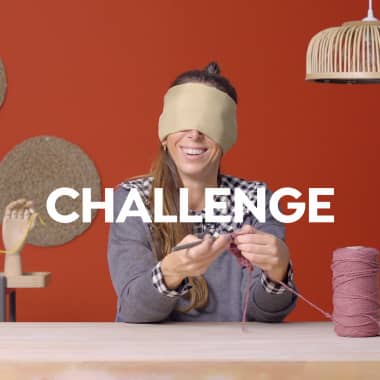Challenge em dois passos: crochê com os olhos fechados e com a mão "fraca"
