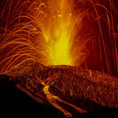 Cómo se fotografían las increíbles imágenes del volcán de La Palma