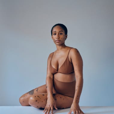 12 fotógrafas que retratan la belleza de los cuerpos femeninos