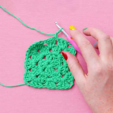 Crochet Tutorial: How to Make a Granny Square for Beginners
