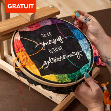 Motif de broderie gratuit : « To Be Yourself Is to Be Extraordinary »