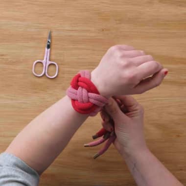 Craft Tutorial: How to Make a Macramé Bracelet