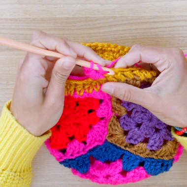 Tutorial Crochê: como fazer um chapéu com quadradinhos