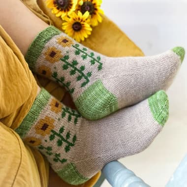 How to Overcome Second Sock Syndrome for Knitters