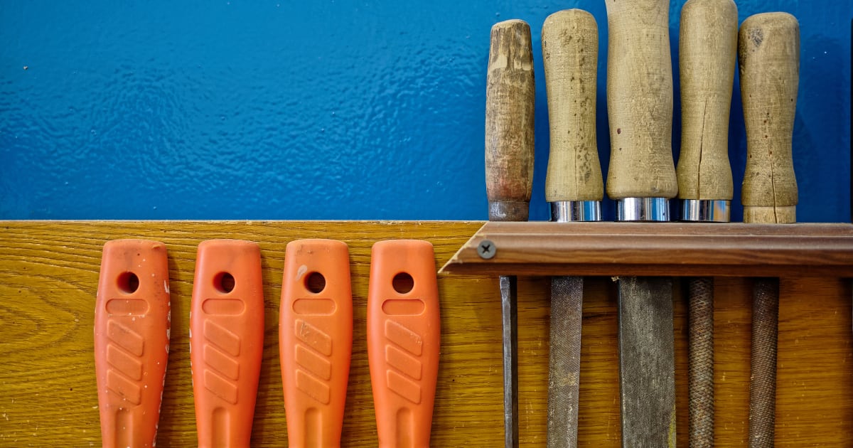 TUTORIAL How to Make a Chisel Rack Domestika