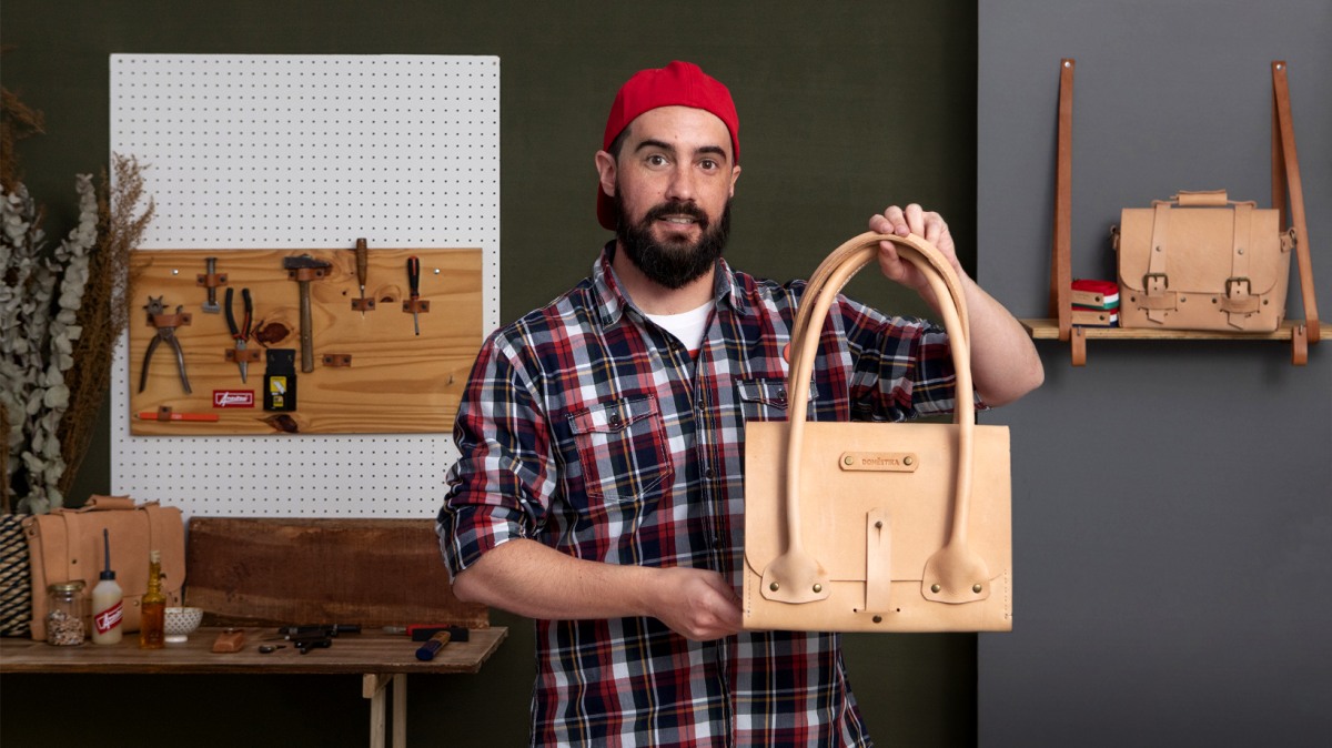 Aprende Online "Creación de bolsos de cuero para principiantes" Annoni - Bags) | Domestika
